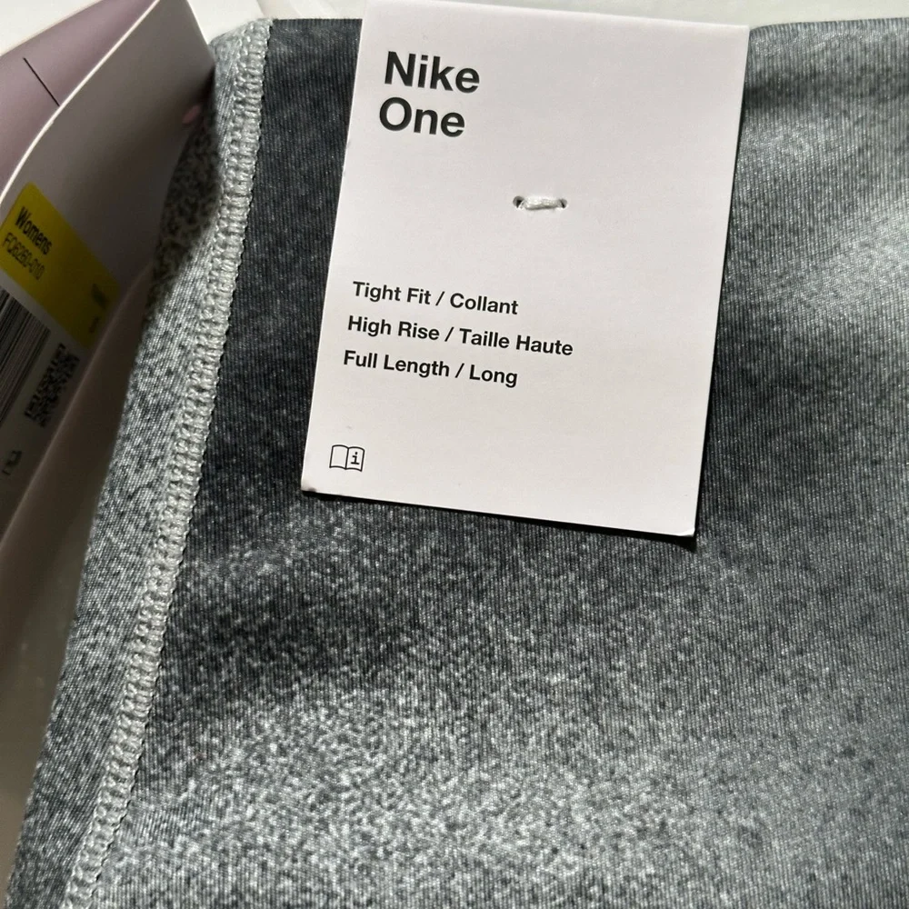 Women’s Nike One Black and Gray full length leggings NWT Small